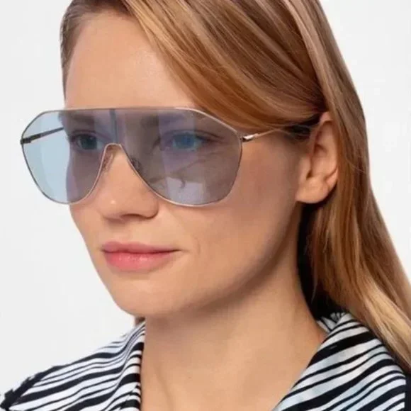 Fendi | Accessories | Fendi Ff 405s Lks7r Sunglasses | Poshmark display picture 3